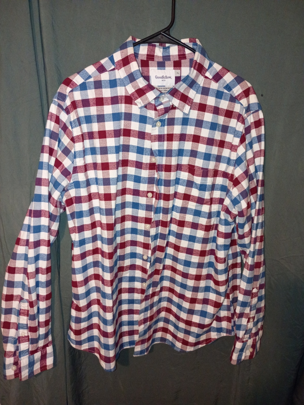 Goodfellow & Co Men’s Red and Blue Plaid Button-Up Shirt